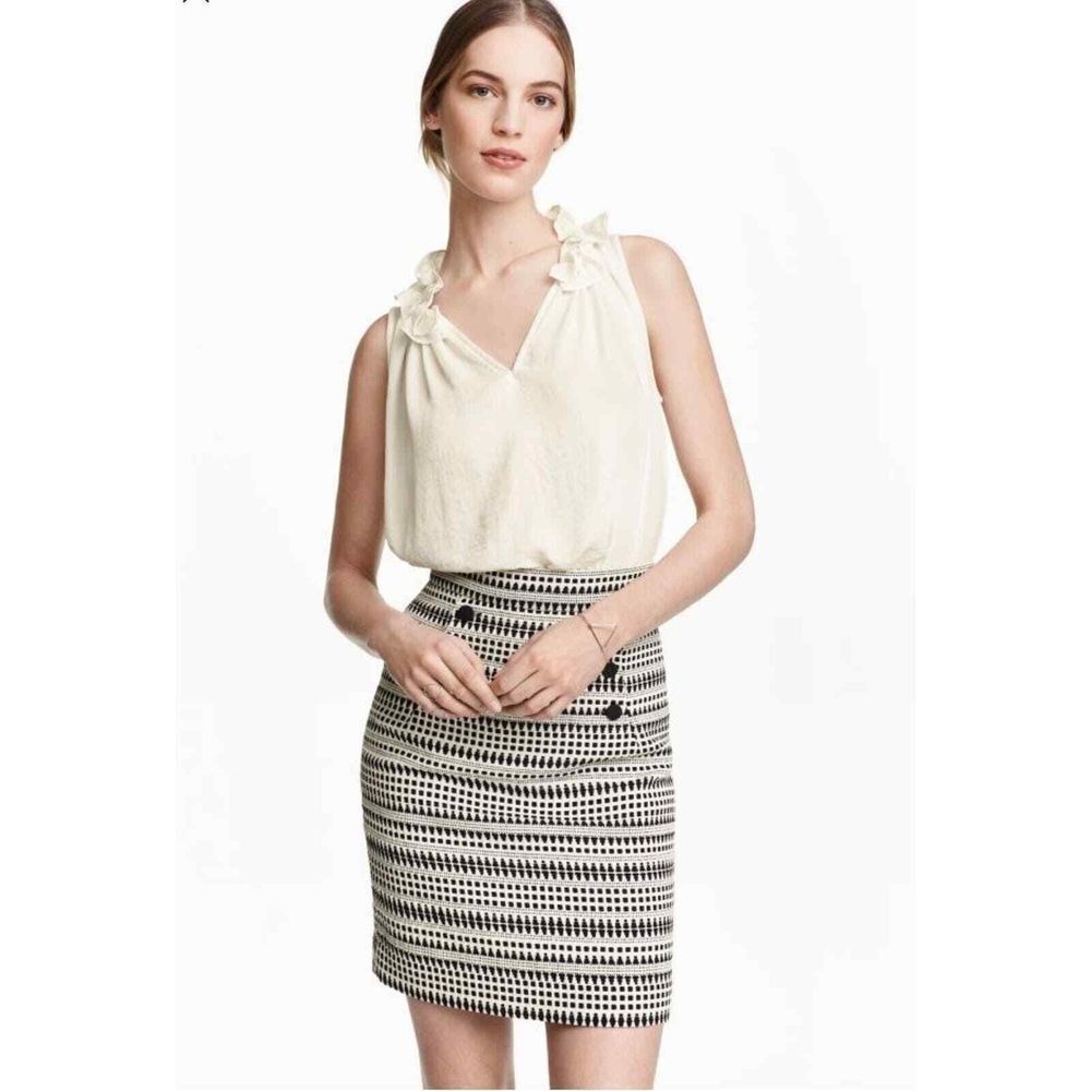 H&M Women's Woven Button-Front Pencil Mini Skirt Size 8 Textured NWT‎